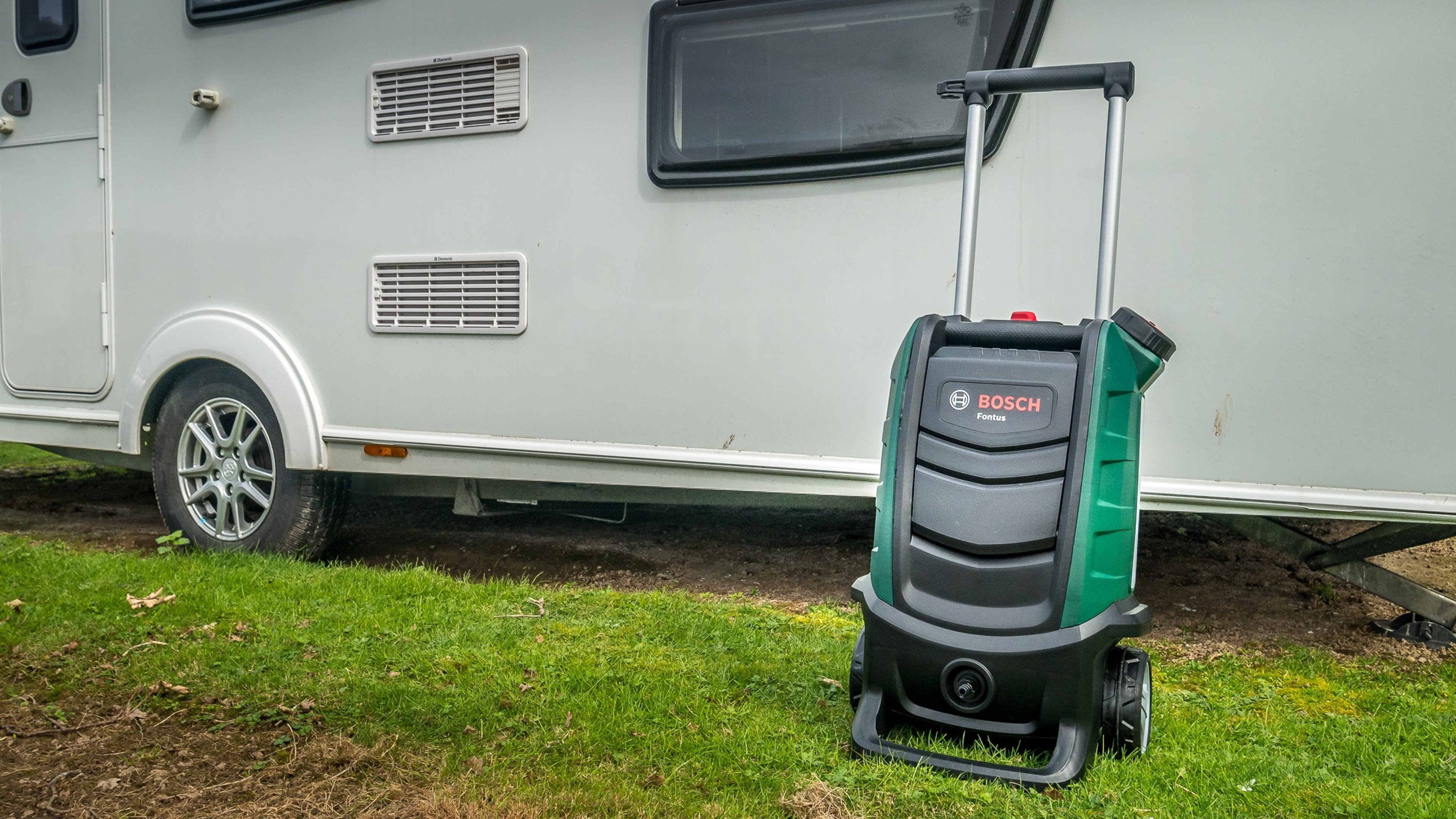 Cleaning Caravan with Bosch Fontus