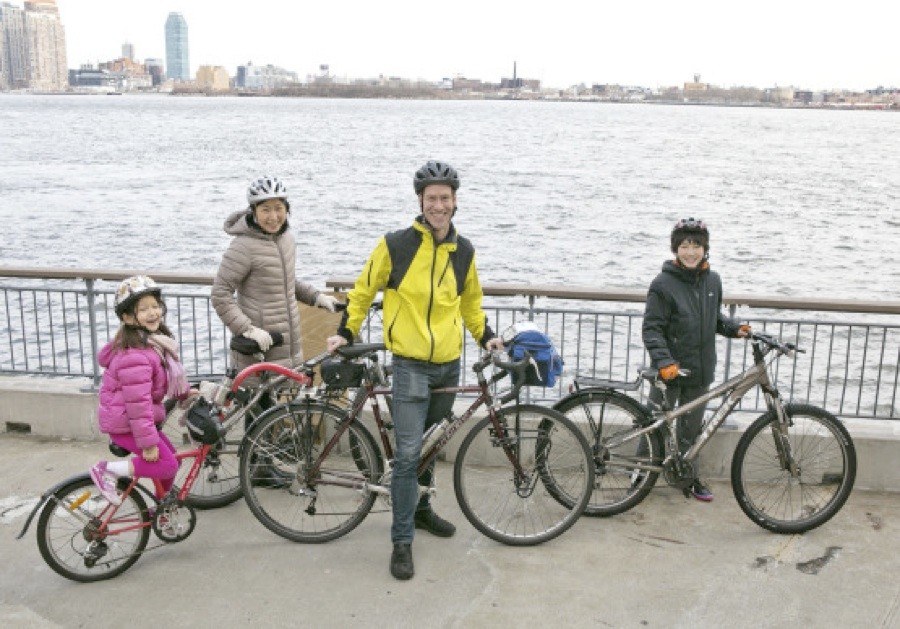 The family starting their cycle across the USA