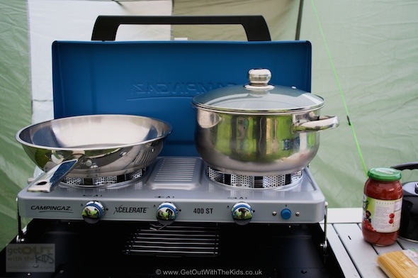 Plenty of room for big pans on the Campingaz 400 ST