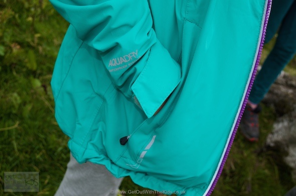 Zipped pockets on the Reaction Lite Jacket