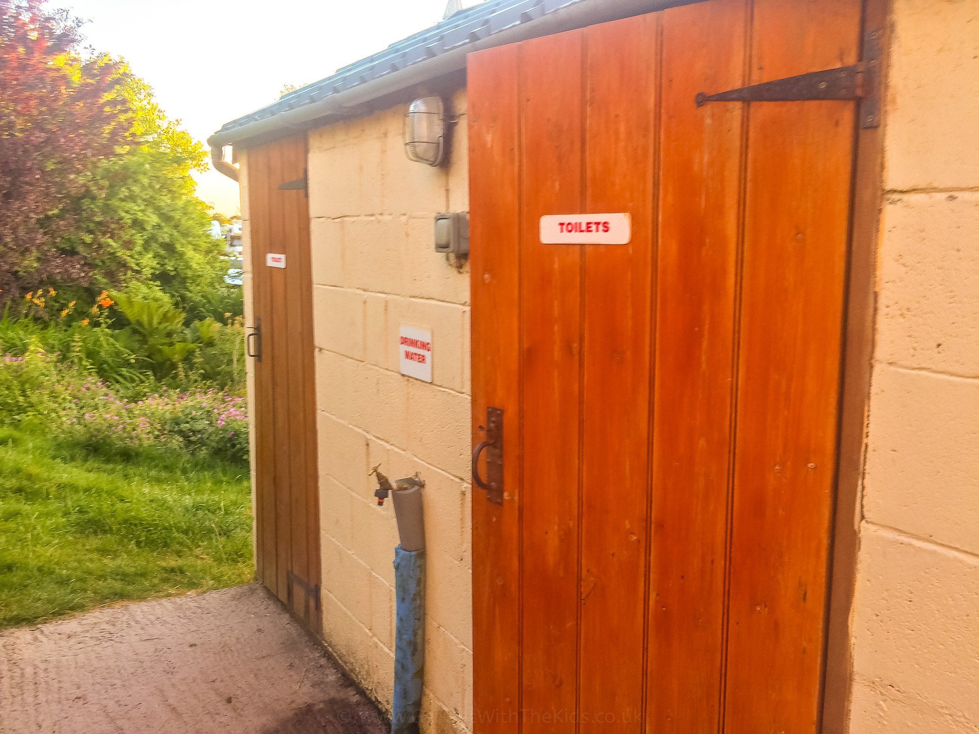 There&#8217;s toilets and showers just outside the farm house.