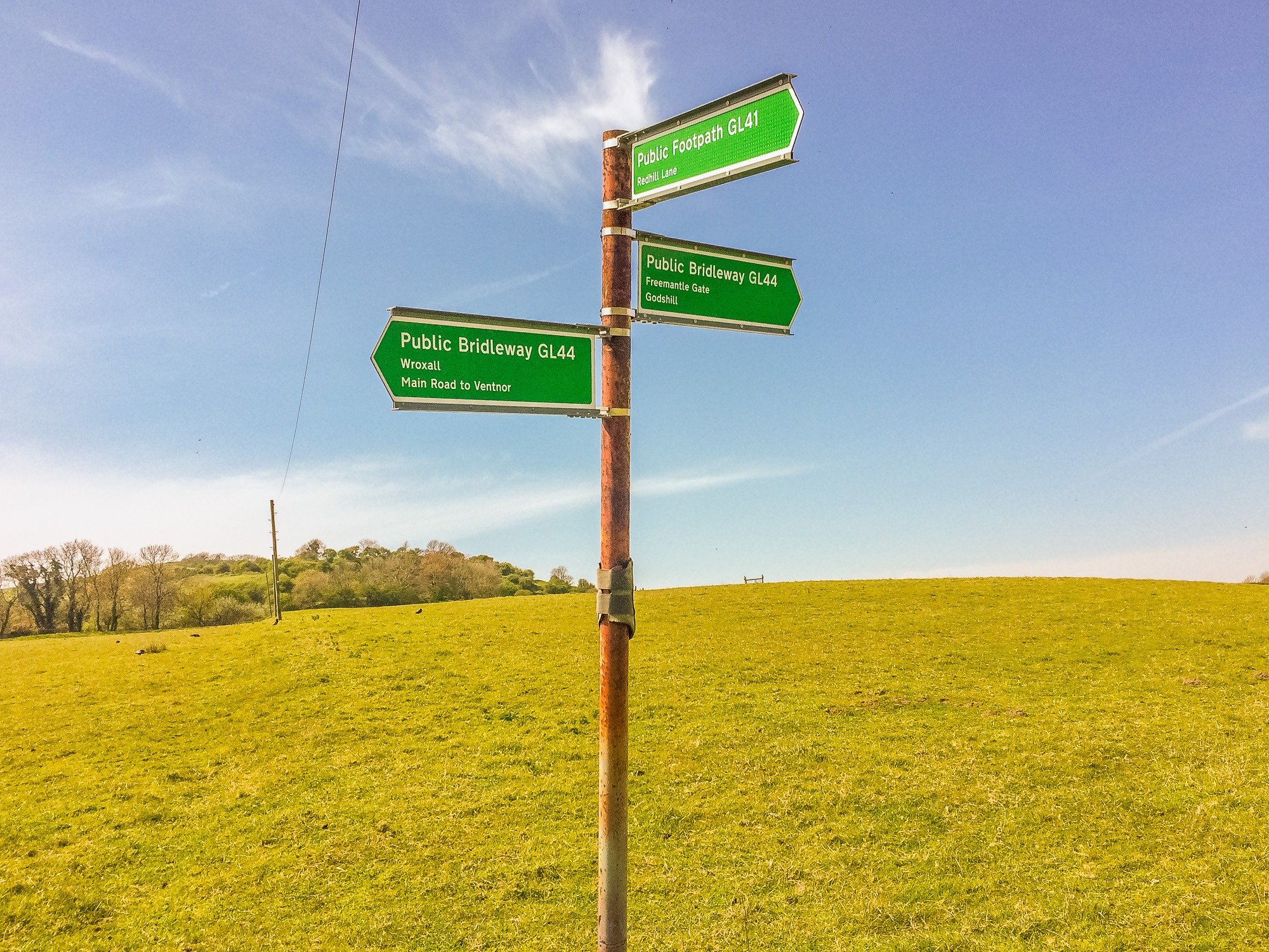 A route sign post