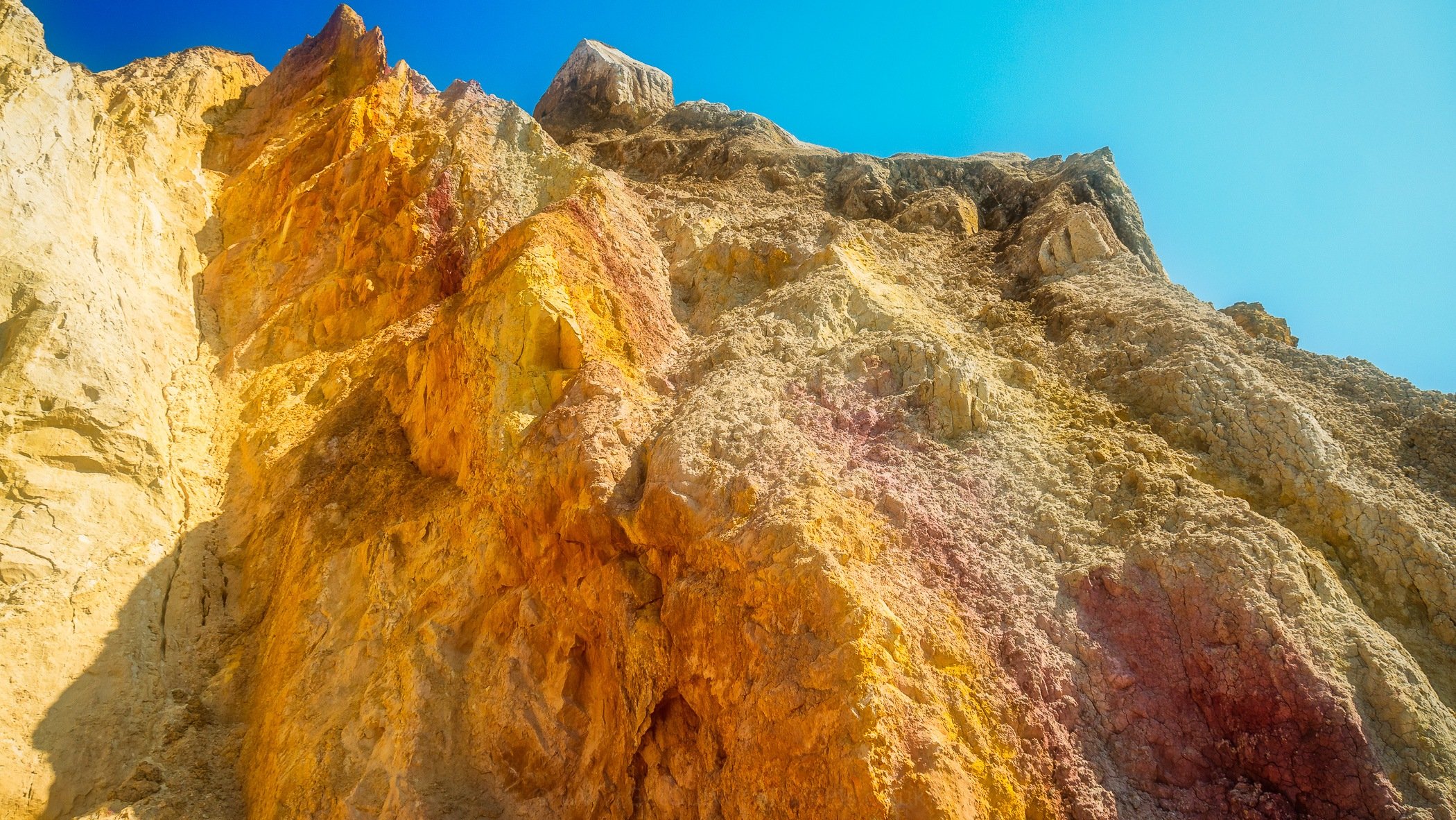 The colourful rocks of Alum Bay