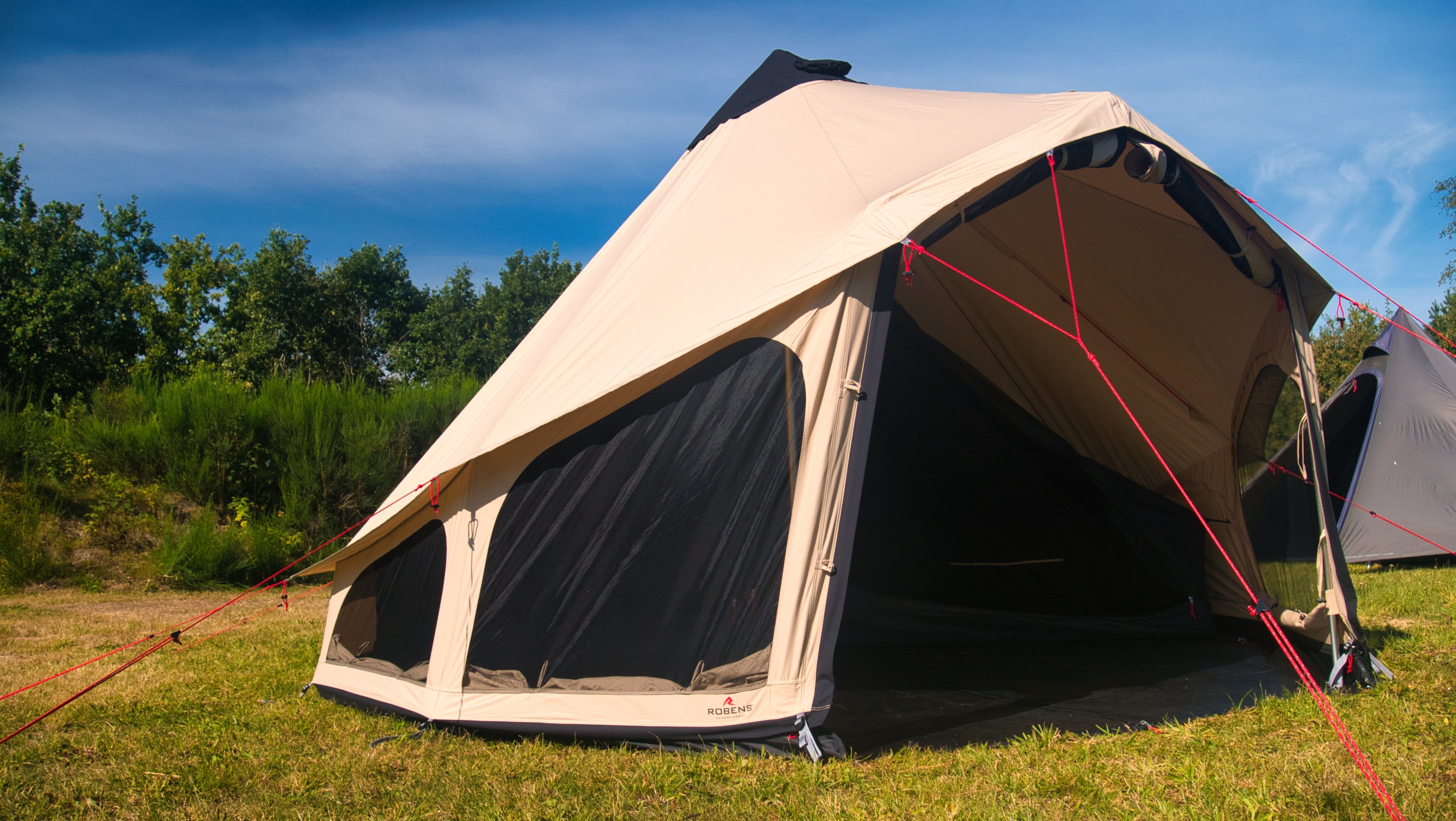 Robens Settler Field tent with the main door open