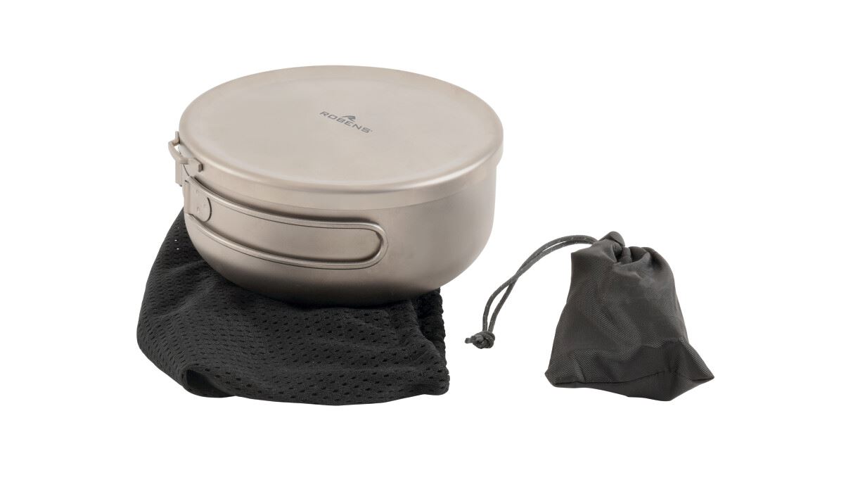 The pot and stove with travel bags